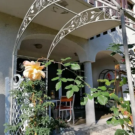 La Finestra Sul Lago Bed & Breakfast Brusimpiano Exterior photo